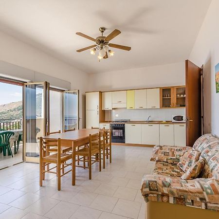 Casa Vacanze Andreana Lägenhet Letojanni Exteriör bild
