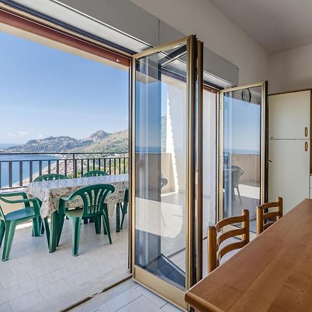 Casa Vacanze Andreana Lägenhet Letojanni Exteriör bild