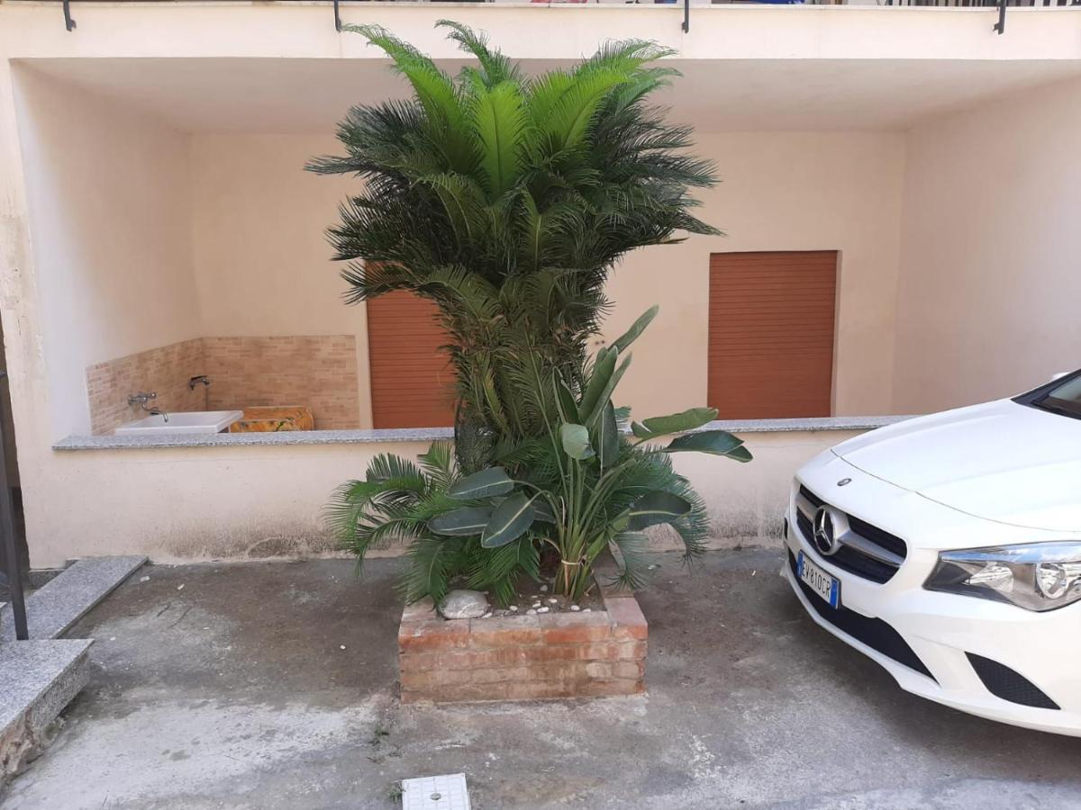 Casa Vacanze Andreana Lägenhet Letojanni Exteriör bild