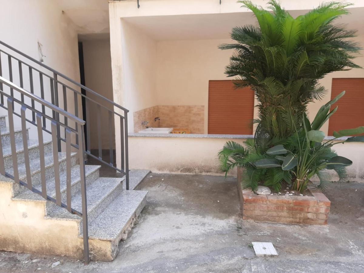 Casa Vacanze Andreana Lägenhet Letojanni Exteriör bild