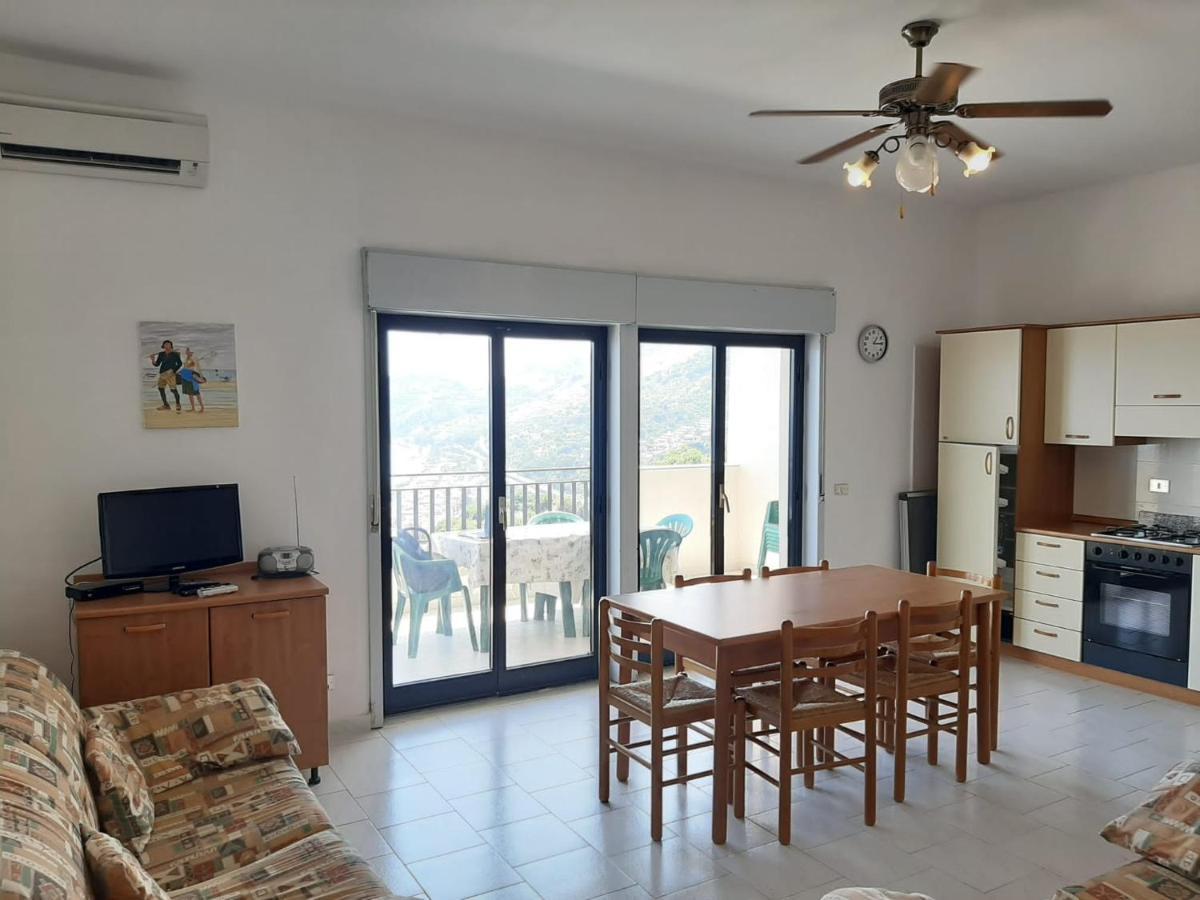 Casa Vacanze Andreana Lägenhet Letojanni Exteriör bild