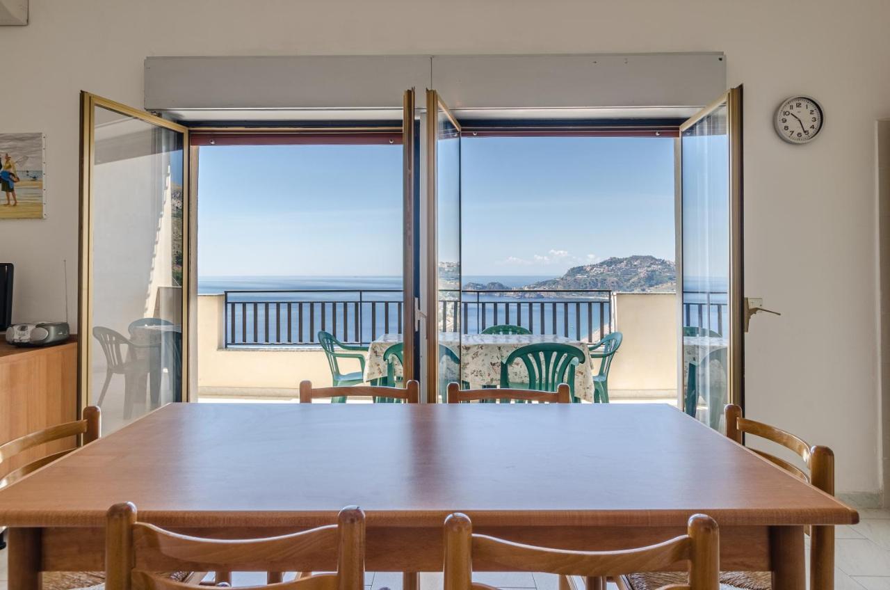 Casa Vacanze Andreana Lägenhet Letojanni Exteriör bild