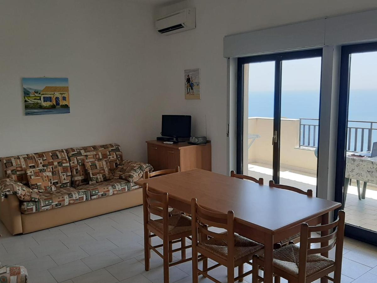 Casa Vacanze Andreana Lägenhet Letojanni Exteriör bild